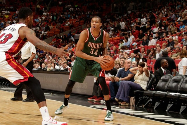 欧洲金靴实时榜单：莱万领跑 萨拉赫位列次席