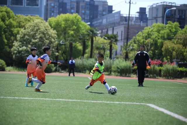 浓眉33+11詹姆斯27+14 湖人险胜爵士回西部第5